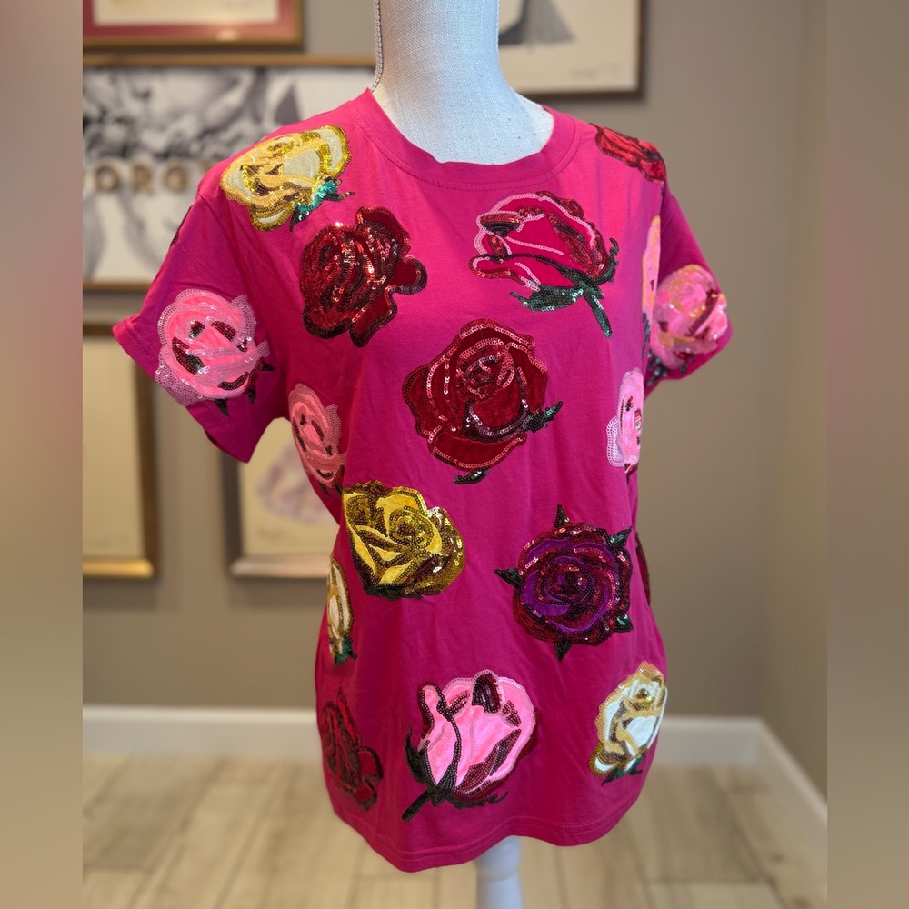 QUEEN OF SPARKLES Fuchsia Short Sleeve Tee with Sequin Rose Appliqués
